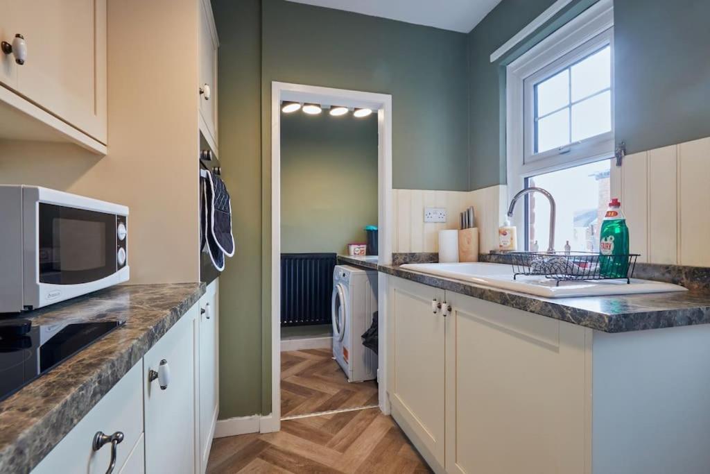 Cosy 3-Bedroom House In Seaham - Street Parking Eksteriør billede