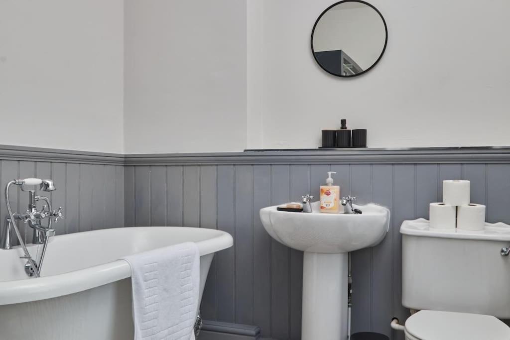 Cosy 3-Bedroom House In Seaham - Street Parking Eksteriør billede