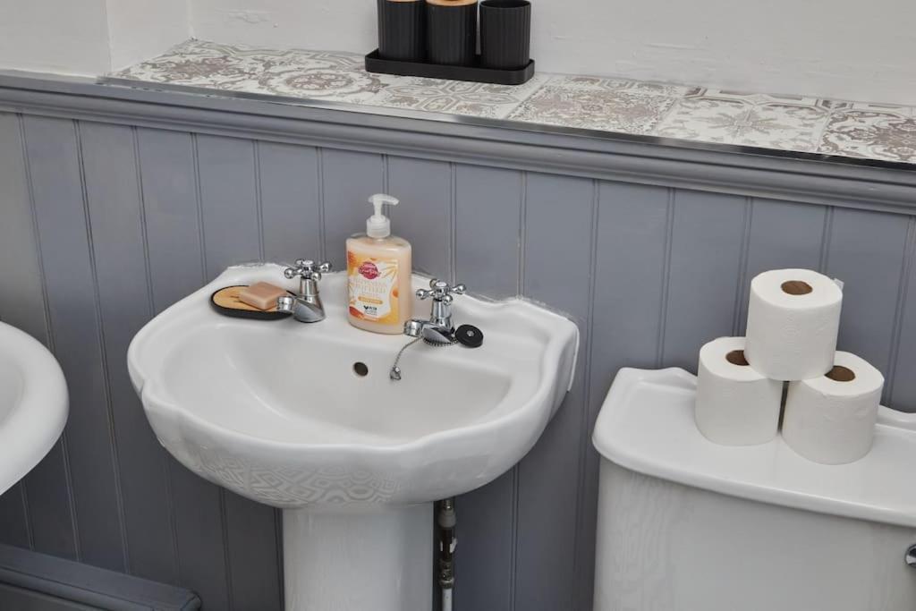 Cosy 3-Bedroom House In Seaham - Street Parking Eksteriør billede